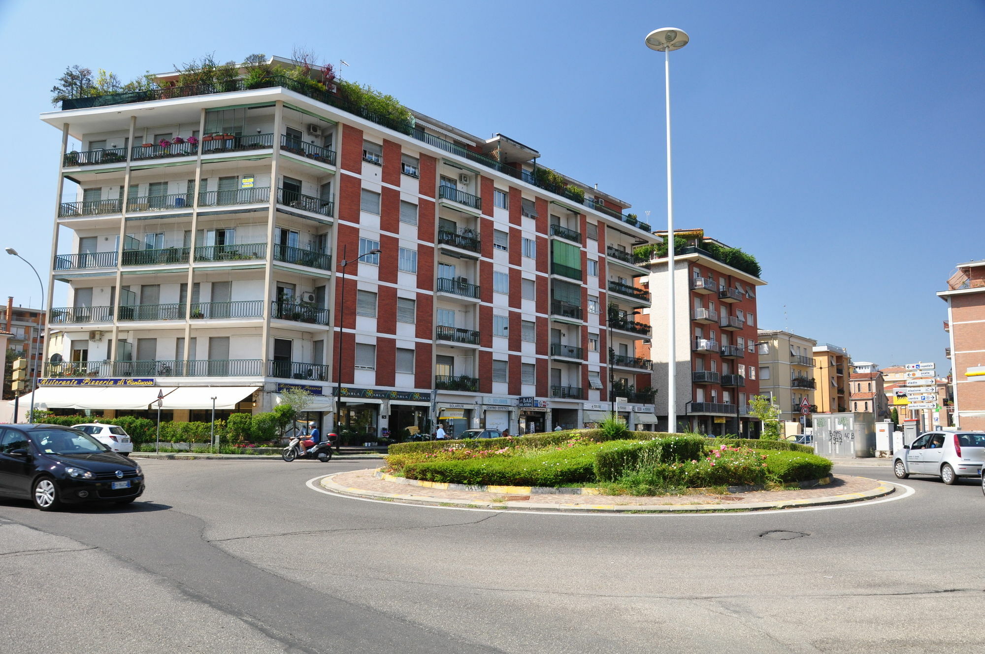 Апартаменты A Casa Di Franci Парма Экстерьер фото
